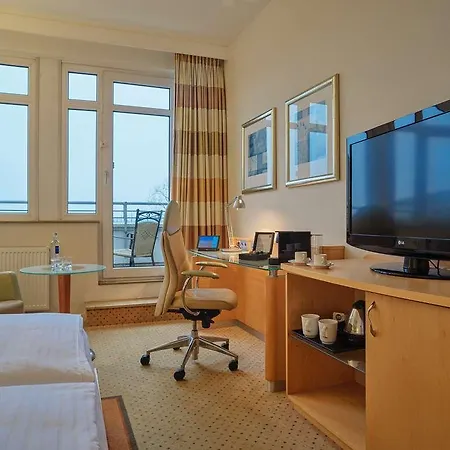 Dorint Hotel *